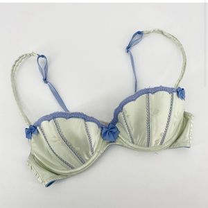 Vintage Victoria's Secret Shell Style Underwire Push Up Bra Size 36B